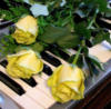Розы на рояле: оригинал