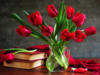 Схема вышивки «Тюльпаны и книги»