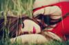 Схема вышивки «Девушка лежит на траве»